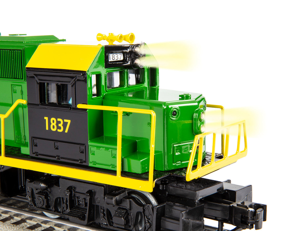 Lionel 2123040 O Gauge LionChief John Deere GP38 Freight Set