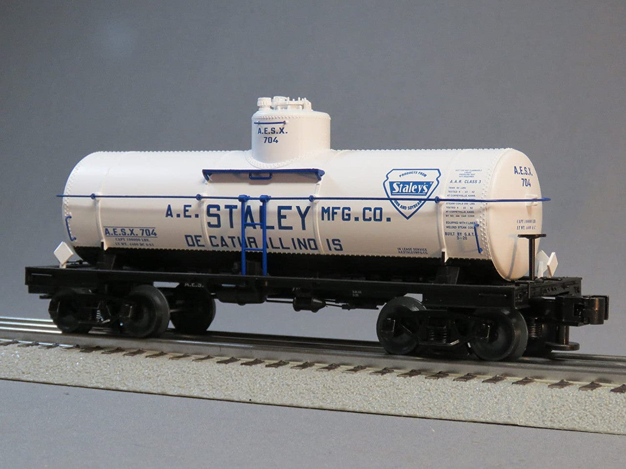 Lionel 6-84804 O Gauge 8000g Tank Car AE Staley #704
