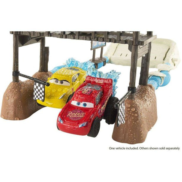 Mattel 45445 FCM07 Disney Cars 3 Splash Racers Beach Blast Playset
