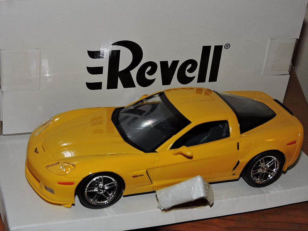 Revell 850967 Monogram 1:25`06 Vette Z06 VELOCITY