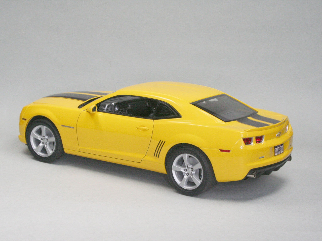 Revell 854239 2010 Camaro SS - Skill 2