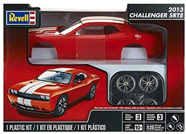 Revell 854390 2013 Challenger Srt8 - Skill 3