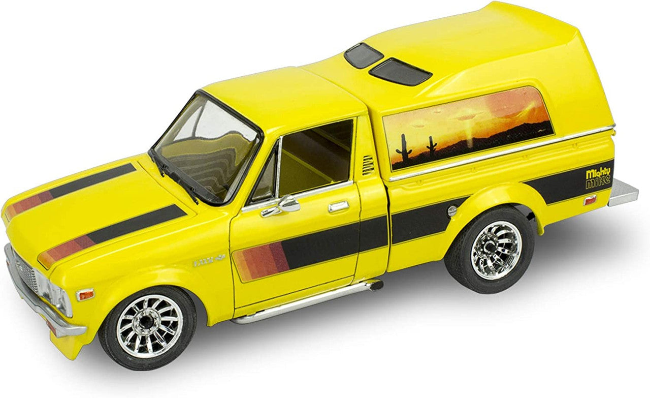Revell 854493 Chevy Luv Street Pickup Skill 4